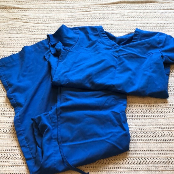 Set of two grey’s anatomy scrubs - Picture 3 of 8